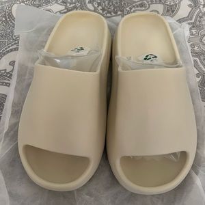 Unisex slides Very good quality